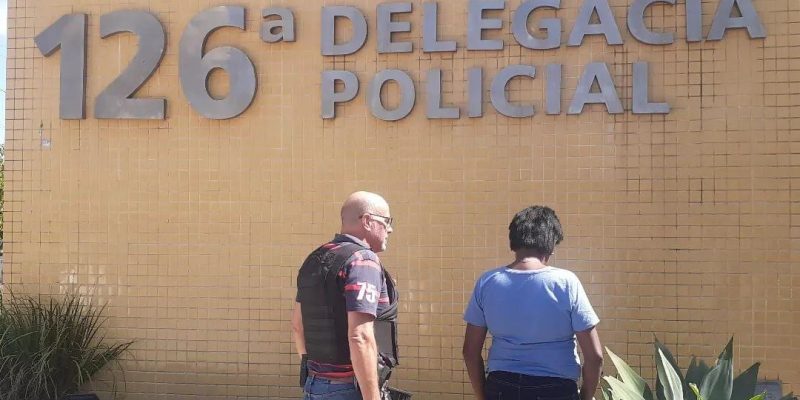 8C46F9B0-05FB-4DAF-8A28-040D3544E29F