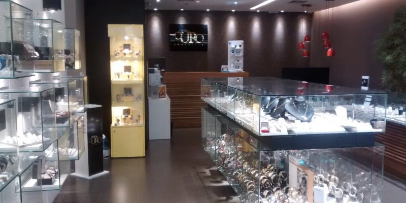 FBB3A908-5677-48B2-A364-DA00B1B41741