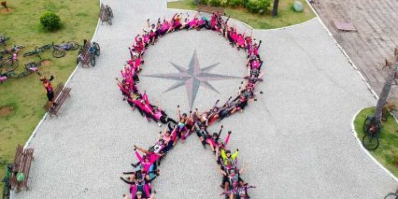 foto ciclistas outubro rosa